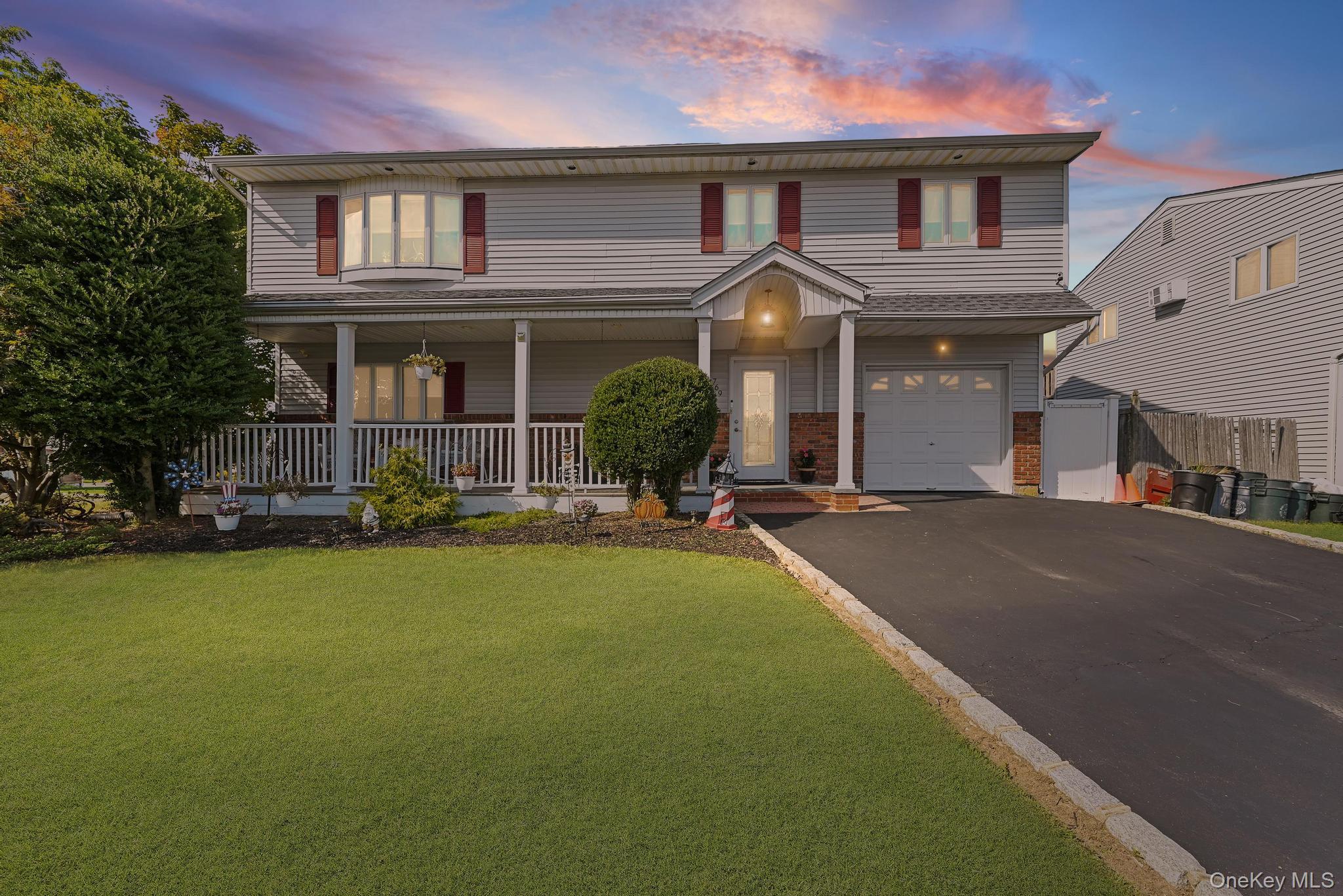 769 Bay Place, Lindenhurst, NY 11757