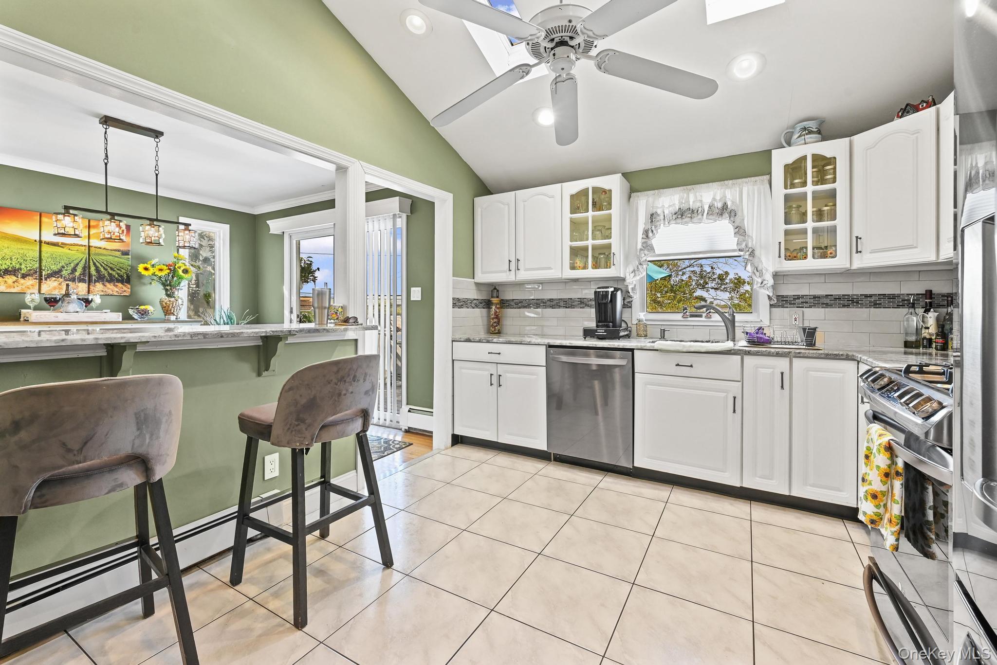 769 Bay Place, Lindenhurst, NY 11757