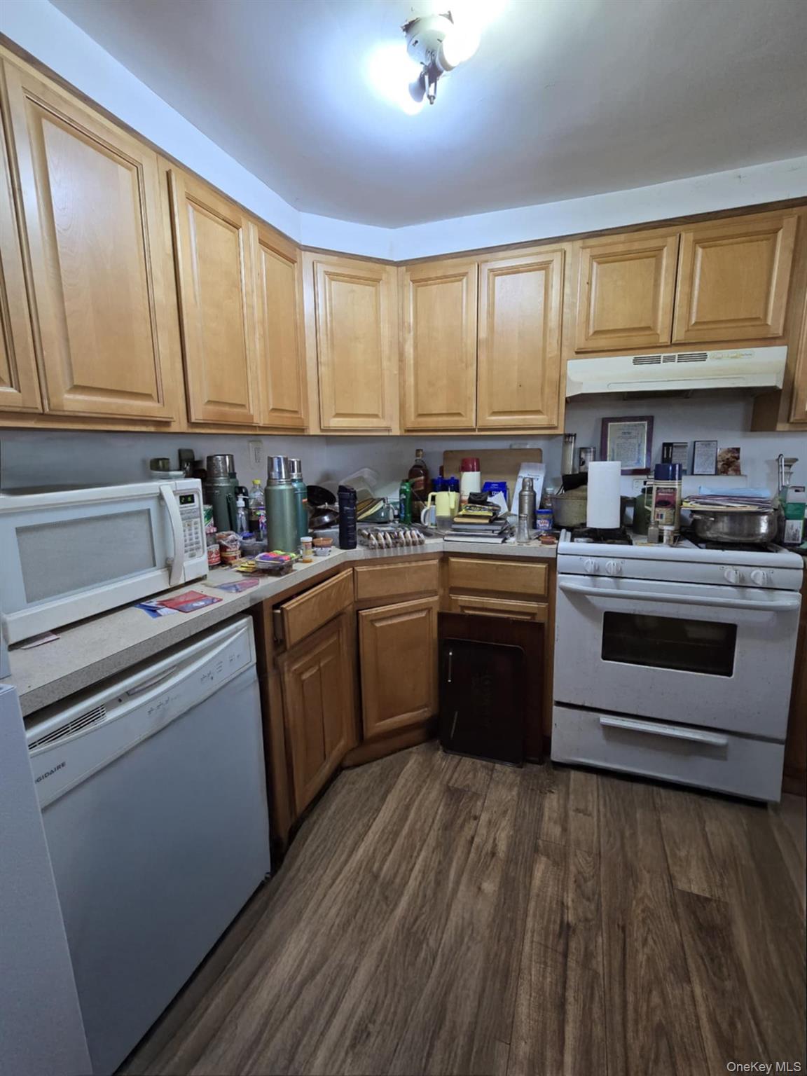 5 Bayview Avenue, Howard Beach, NY 11414