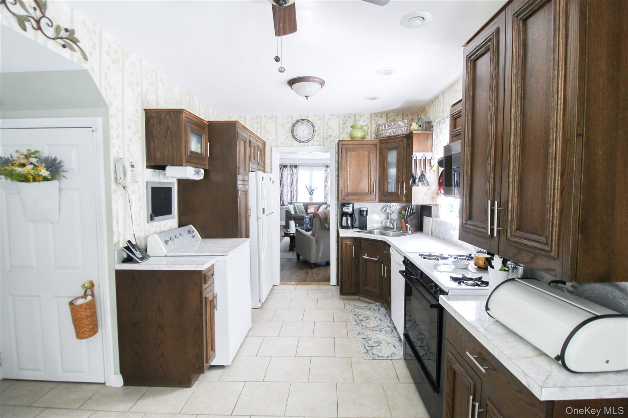 3221 Giegerich Place, Bronx, NY 10465