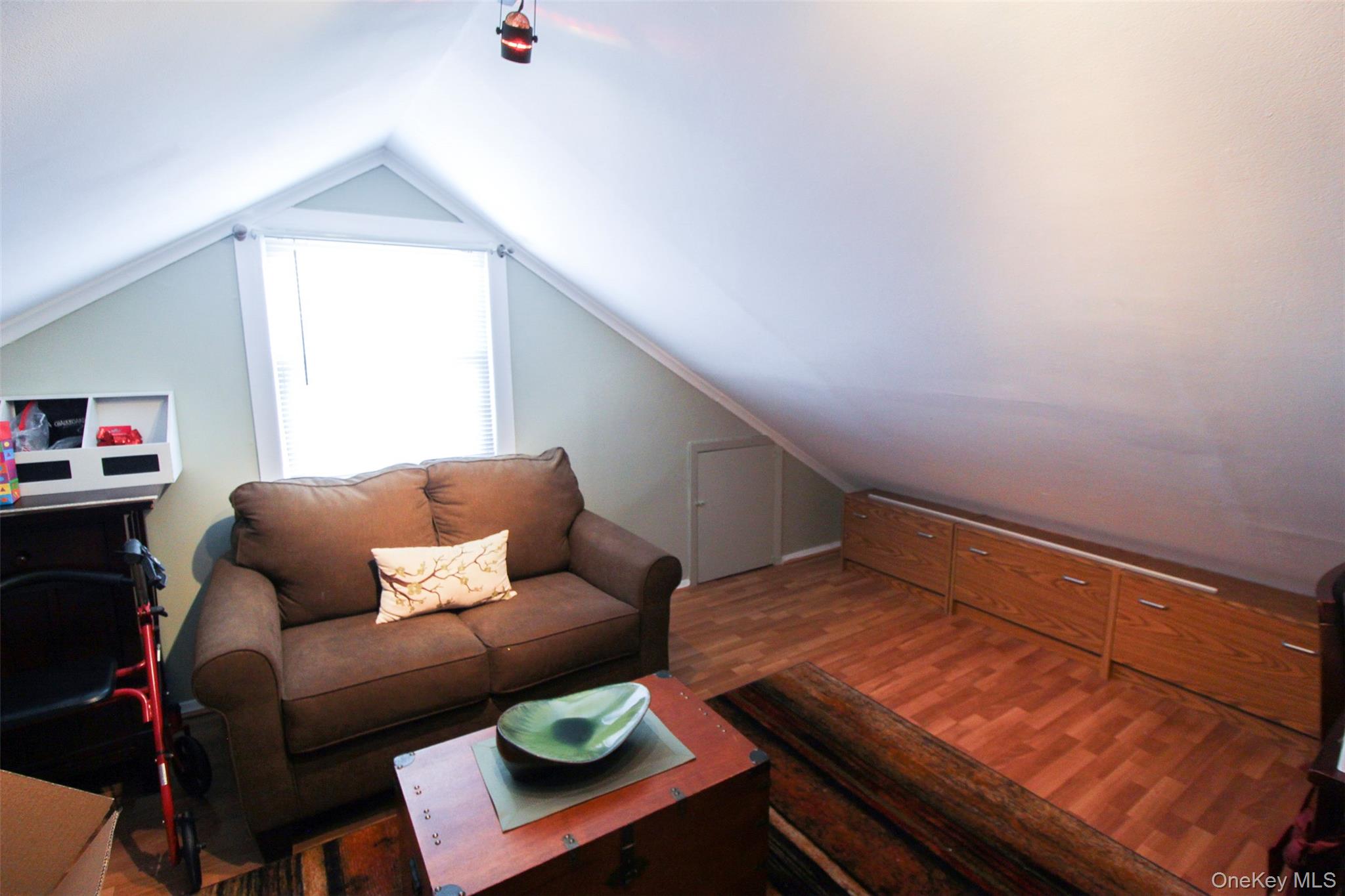 3221 Giegerich Place, Bronx, NY 10465