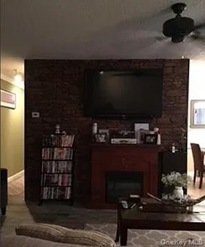 603 Towne House Village, Central Islip, NY 11749