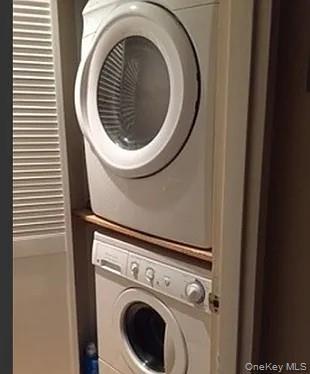 603 Towne House Village, Central Islip, NY 11749