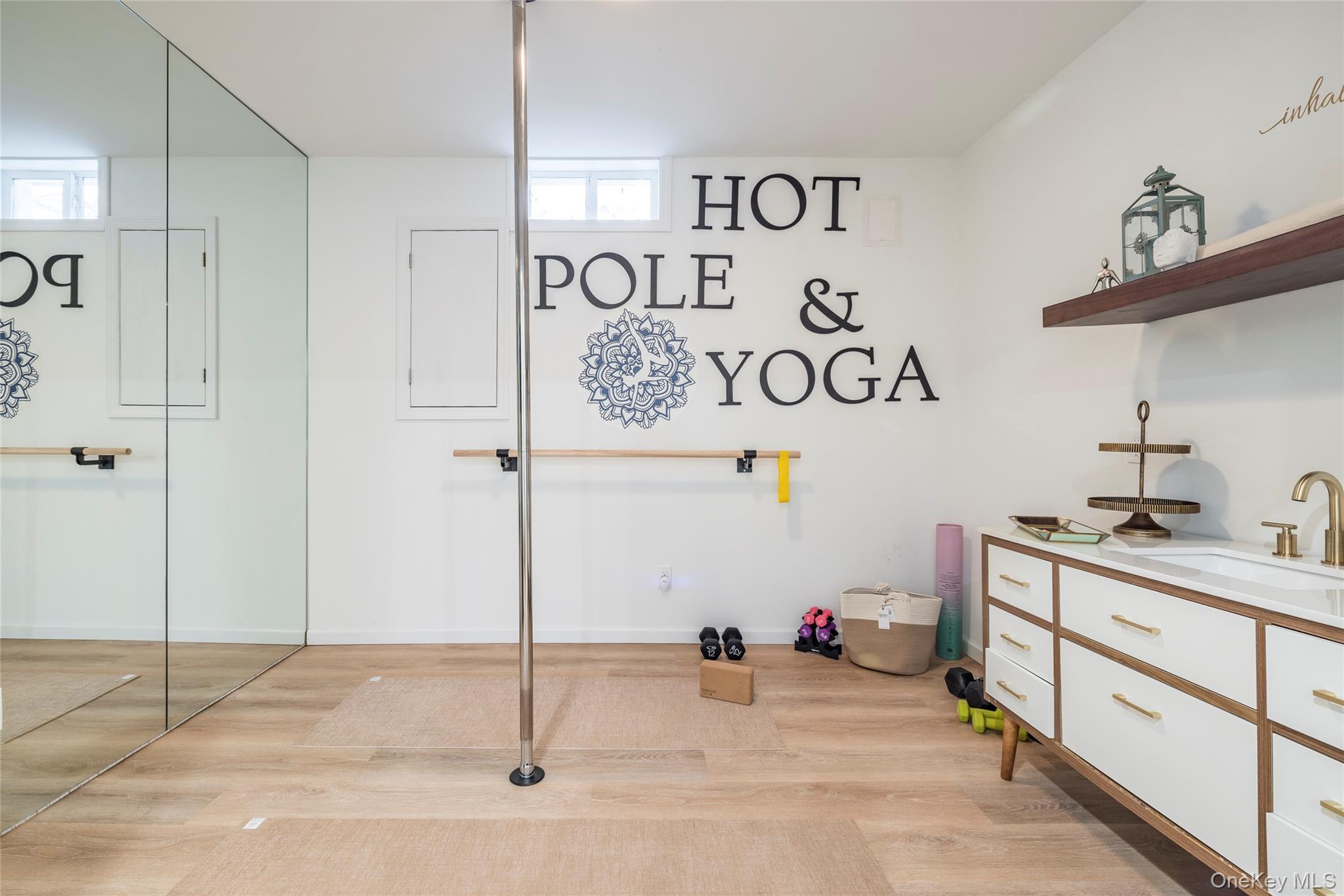 77 Hillcrest Avenue, Southampton, NY 11968