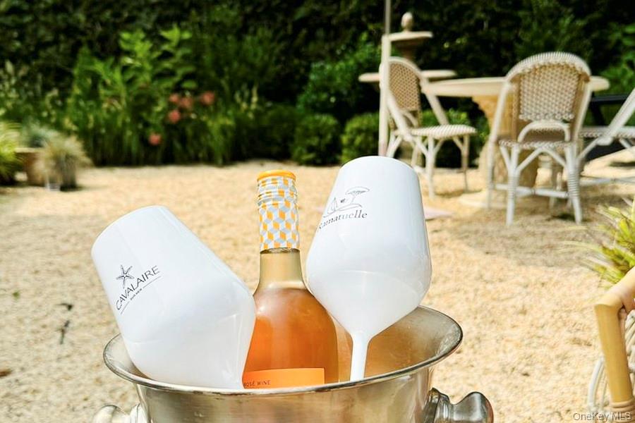 77 Hillcrest Avenue, Southampton, NY 11968