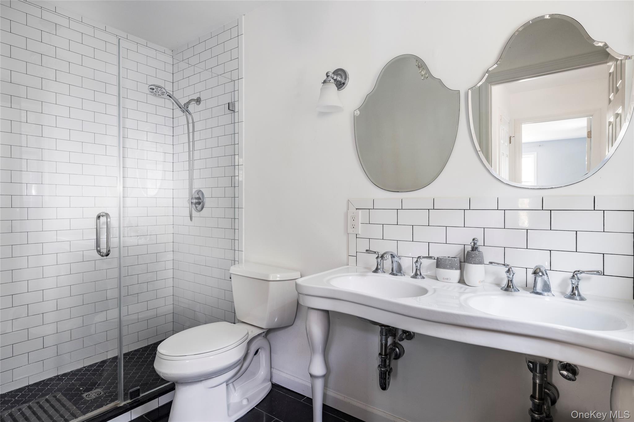 77 Hillcrest Avenue, Southampton, NY 11968