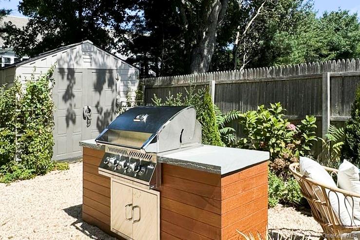 77 Hillcrest Avenue, Southampton, NY 11968