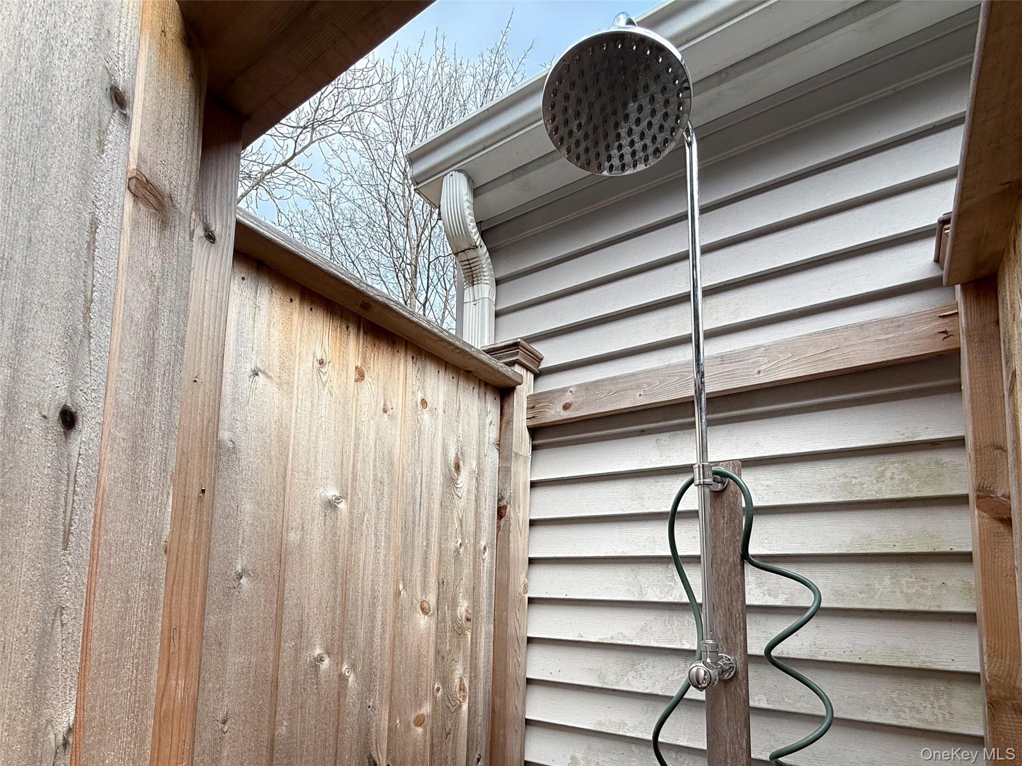 77 Hillcrest Avenue, Southampton, NY 11968