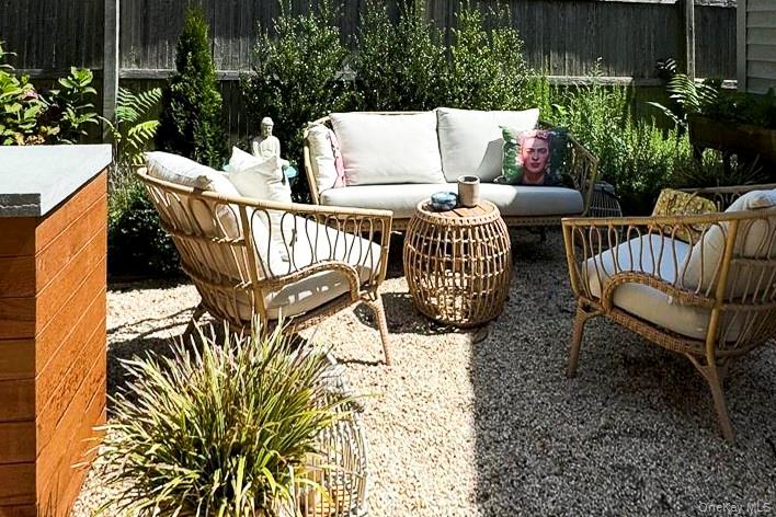 77 Hillcrest Avenue, Southampton, NY 11968