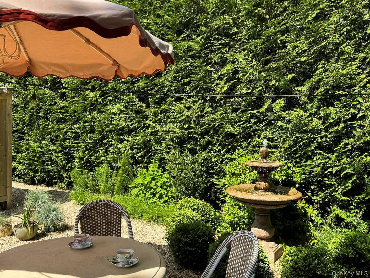 77 Hillcrest Avenue, Southampton, NY 11968