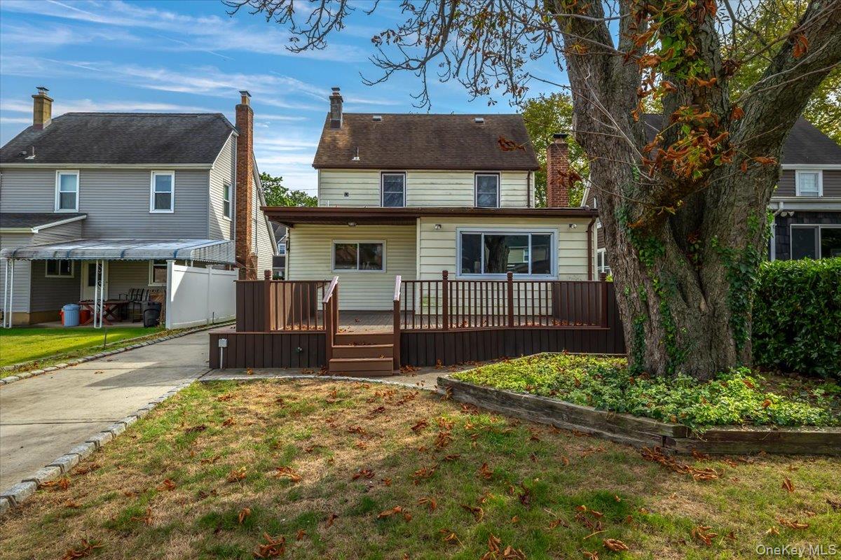 61 Dartmouth Street, Williston Park, NY 11596