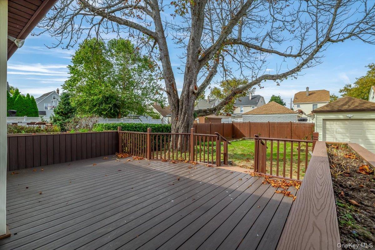 61 Dartmouth Street, Williston Park, NY 11596