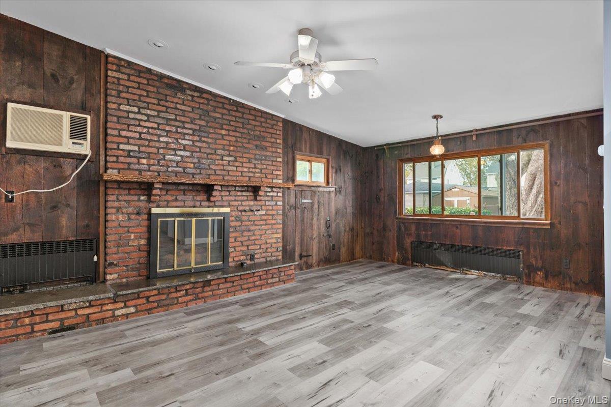 61 Dartmouth Street, Williston Park, NY 11596