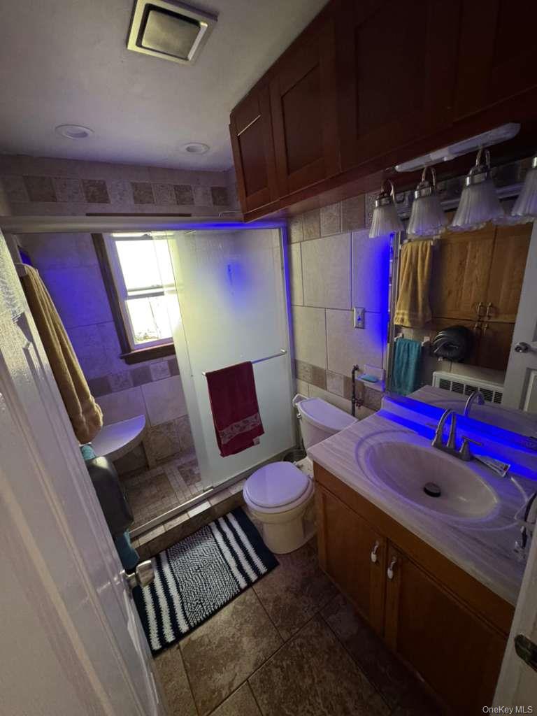 35 HARVARD Street, Valley Stream, NY 11580