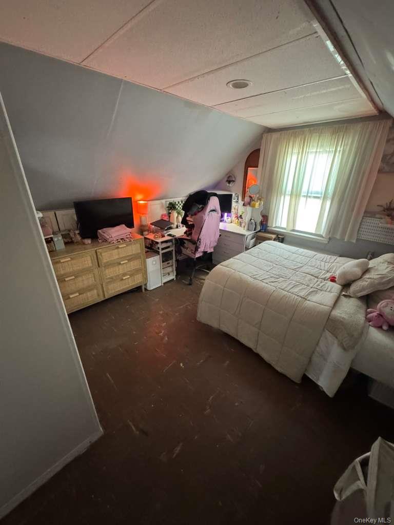 35 HARVARD Street, Valley Stream, NY 11580