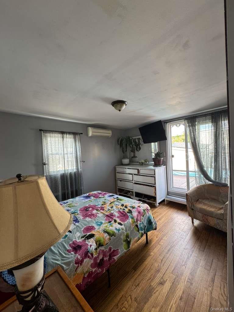 35 HARVARD Street, Valley Stream, NY 11580