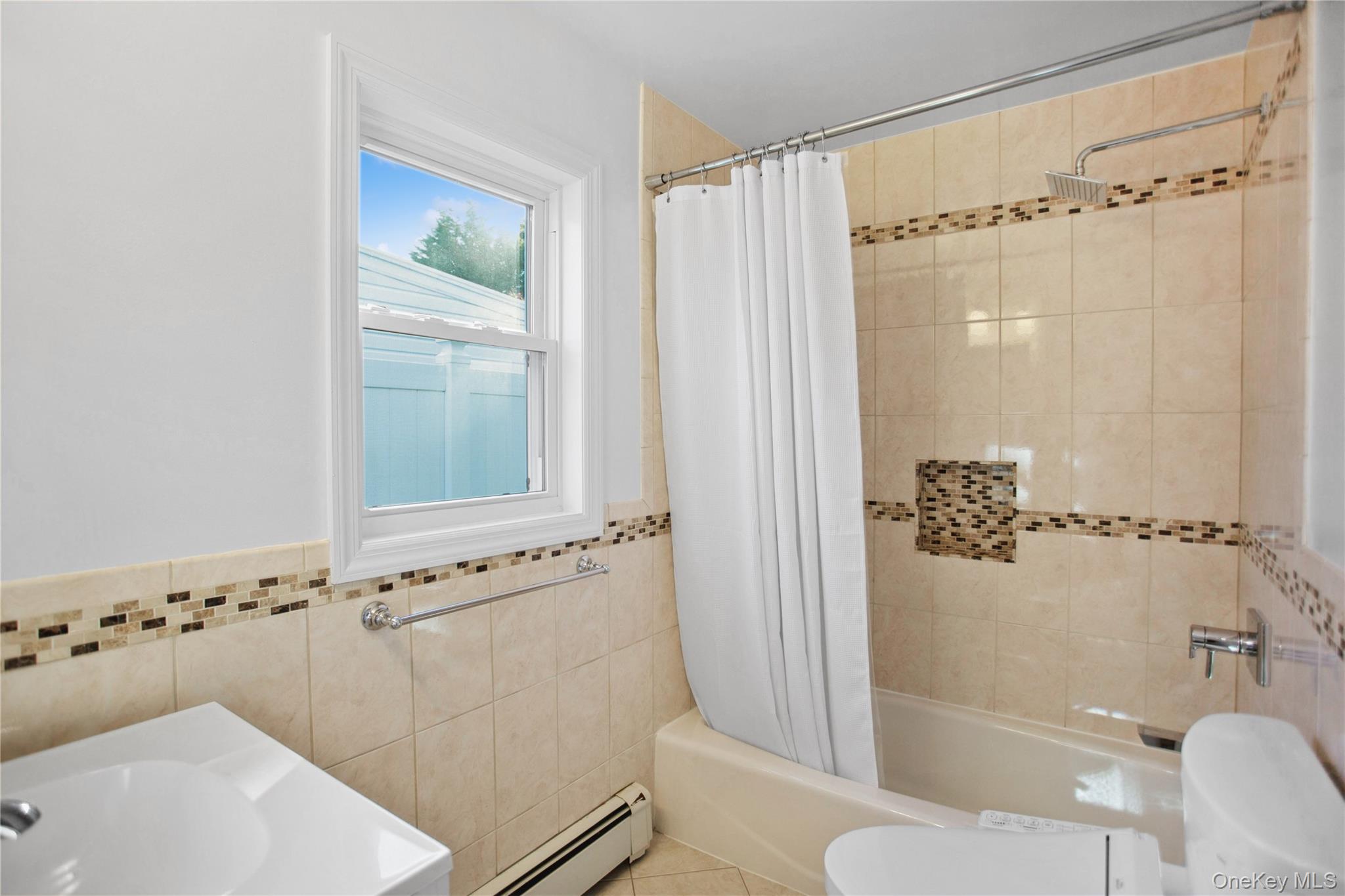 110 Hampton Way, Merrick, NY 11566