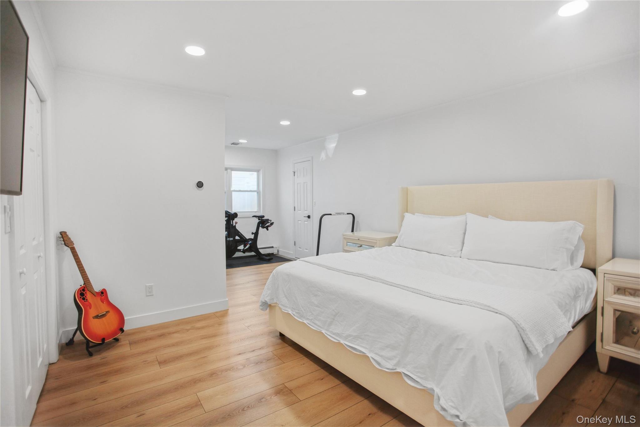 110 Hampton Way, Merrick, NY 11566