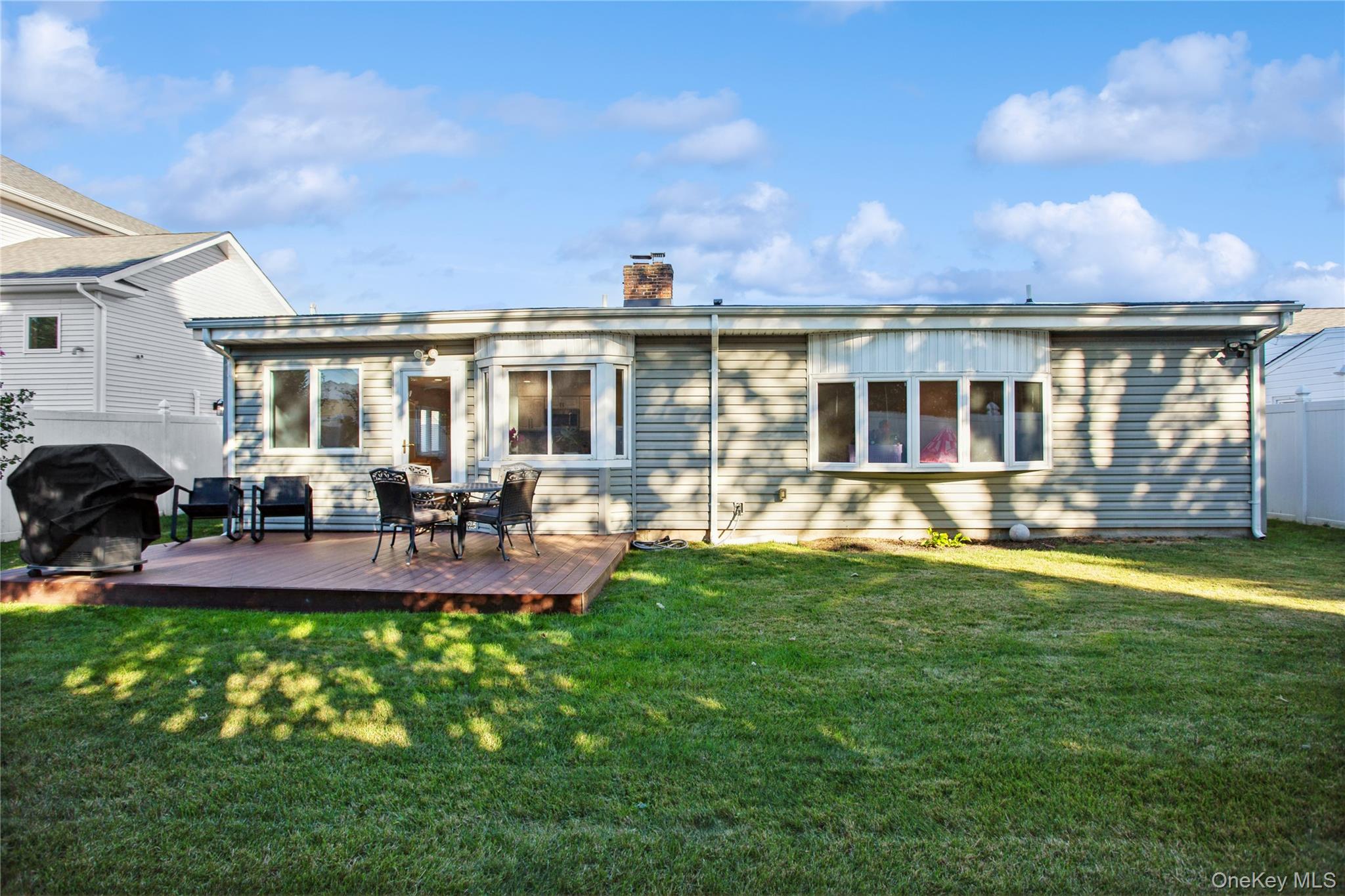 110 Hampton Way, Merrick, NY 11566