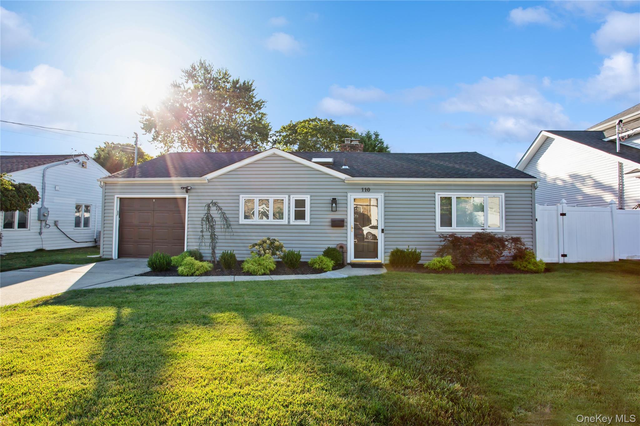 110 Hampton Way, Merrick, NY 11566