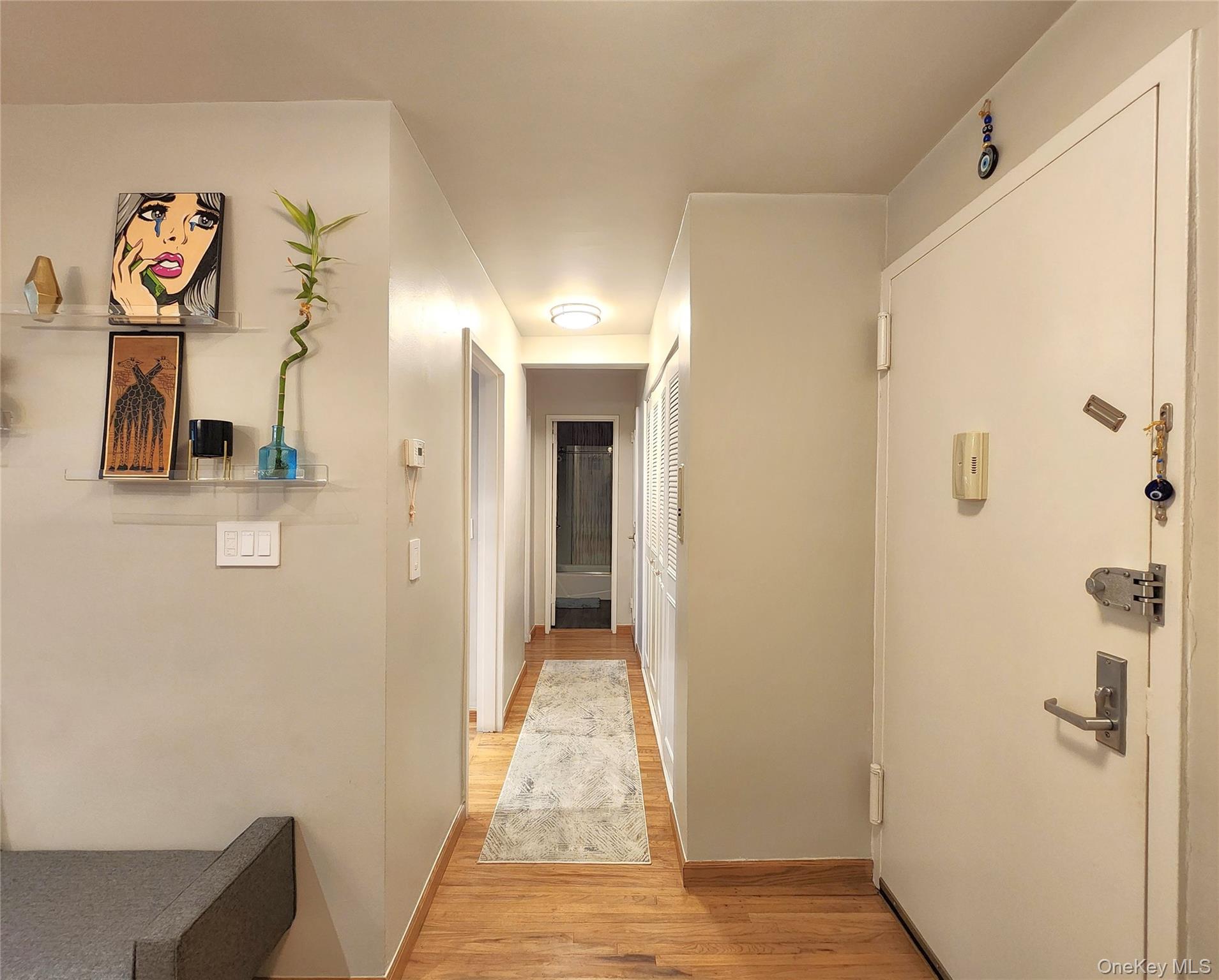 25 Park Place # 3R, Great Neck Plaza, NY 11021