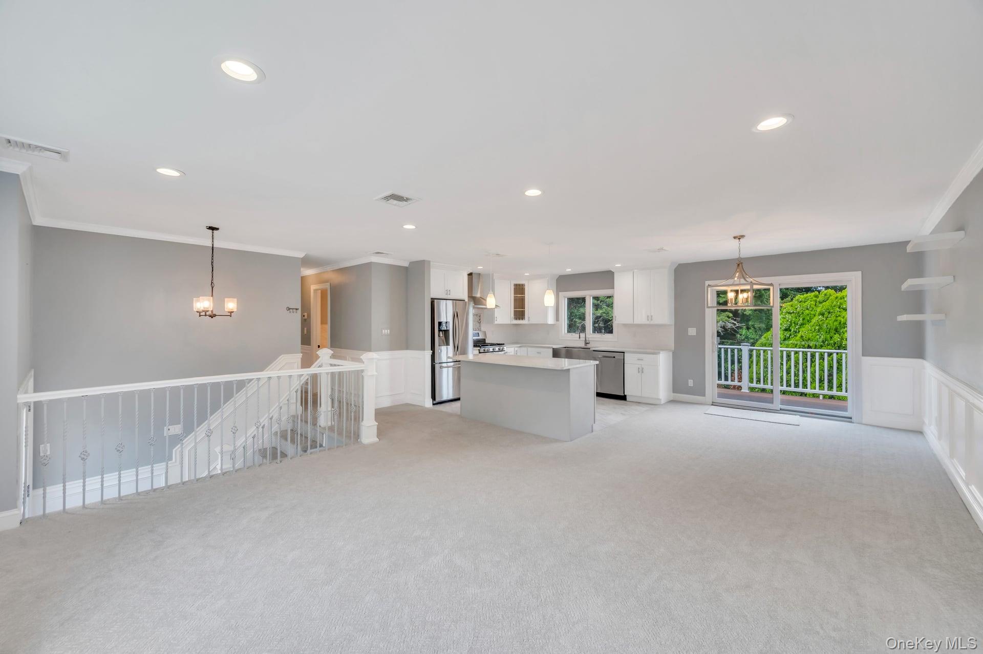 10 Evelyn Drive, Bethpage, NY 11714