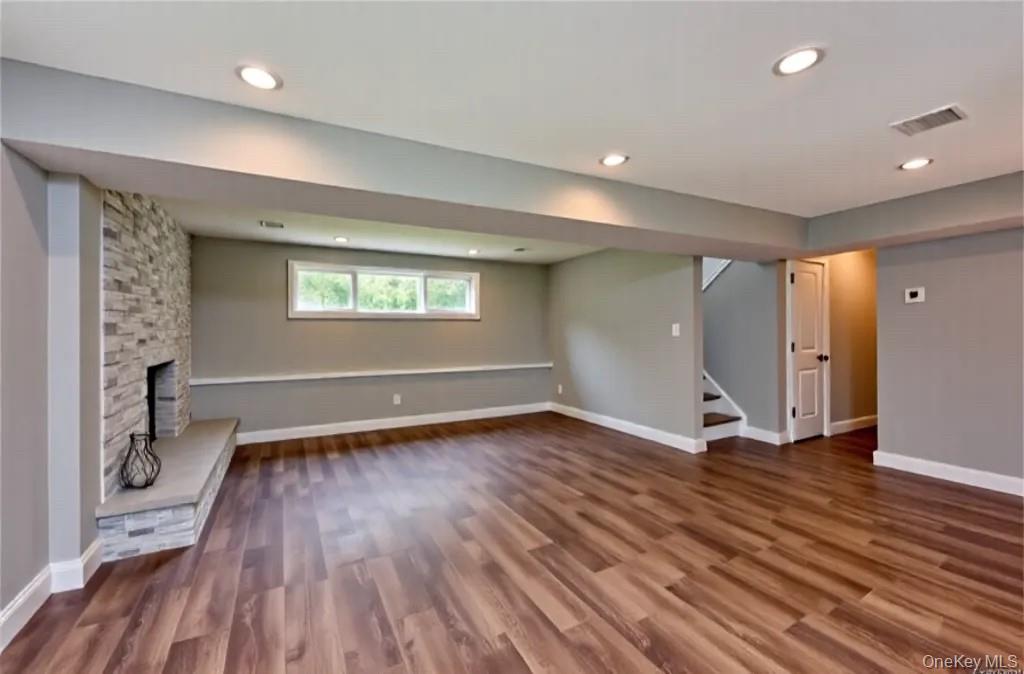 10 Evelyn Drive, Bethpage, NY 11714