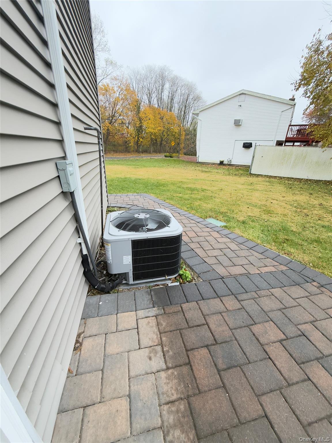 10 Evelyn Drive, Bethpage, NY 11714