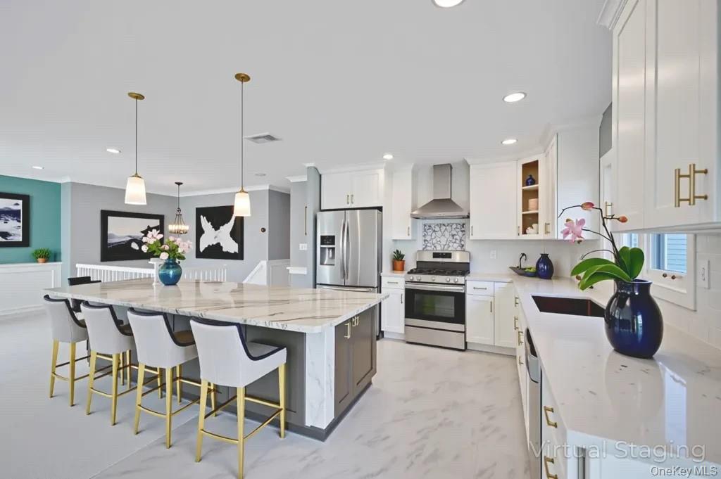 10 Evelyn Drive, Bethpage, NY 11714