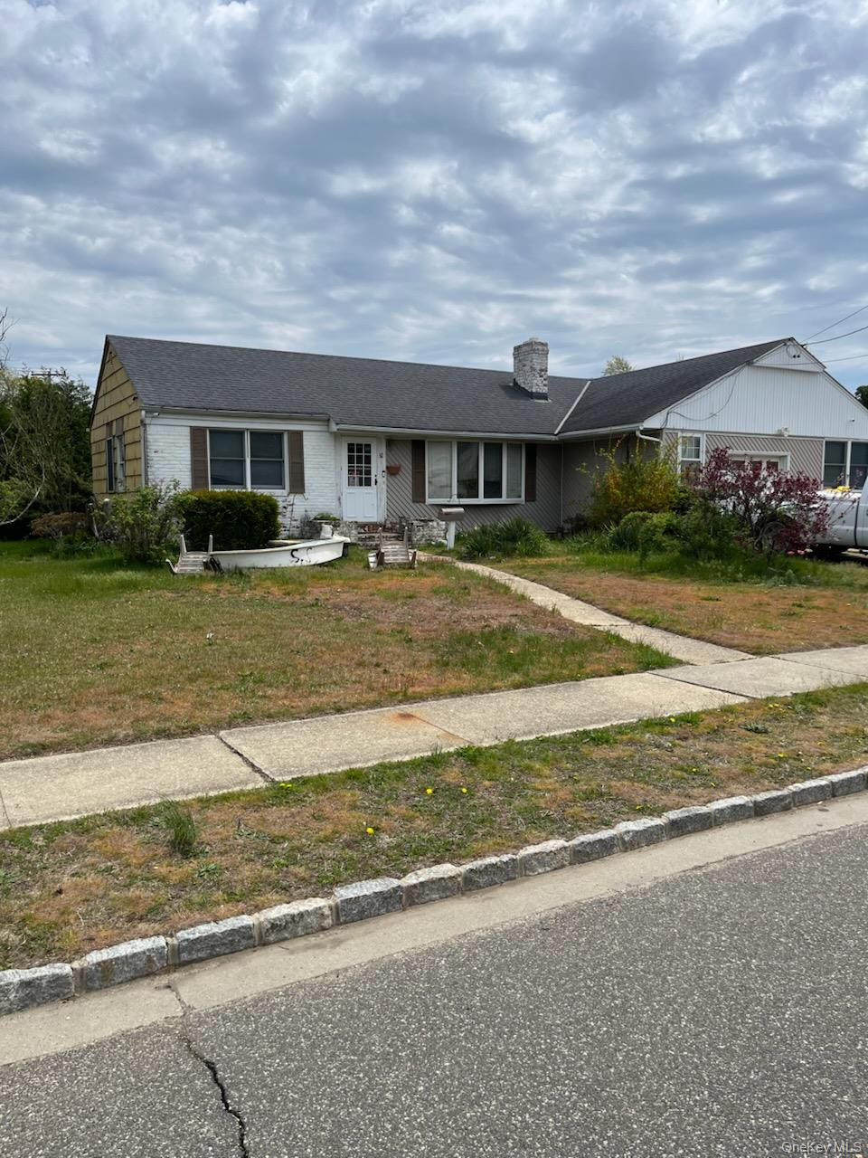 32 Nearwater Avenue, Massapequa, NY 11758