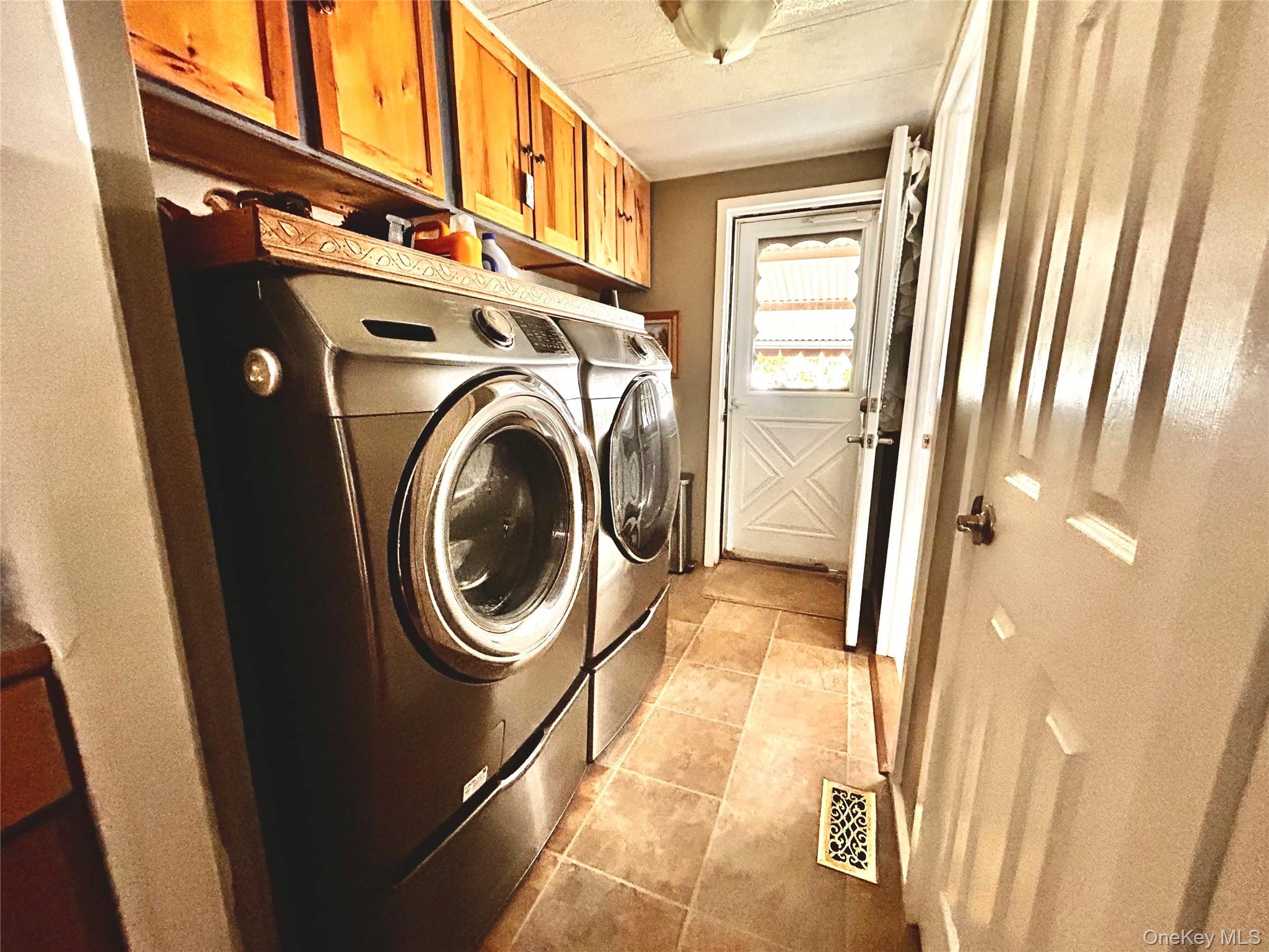 128 Brittany Terrace # 128, Rock Tavern, NY 12575