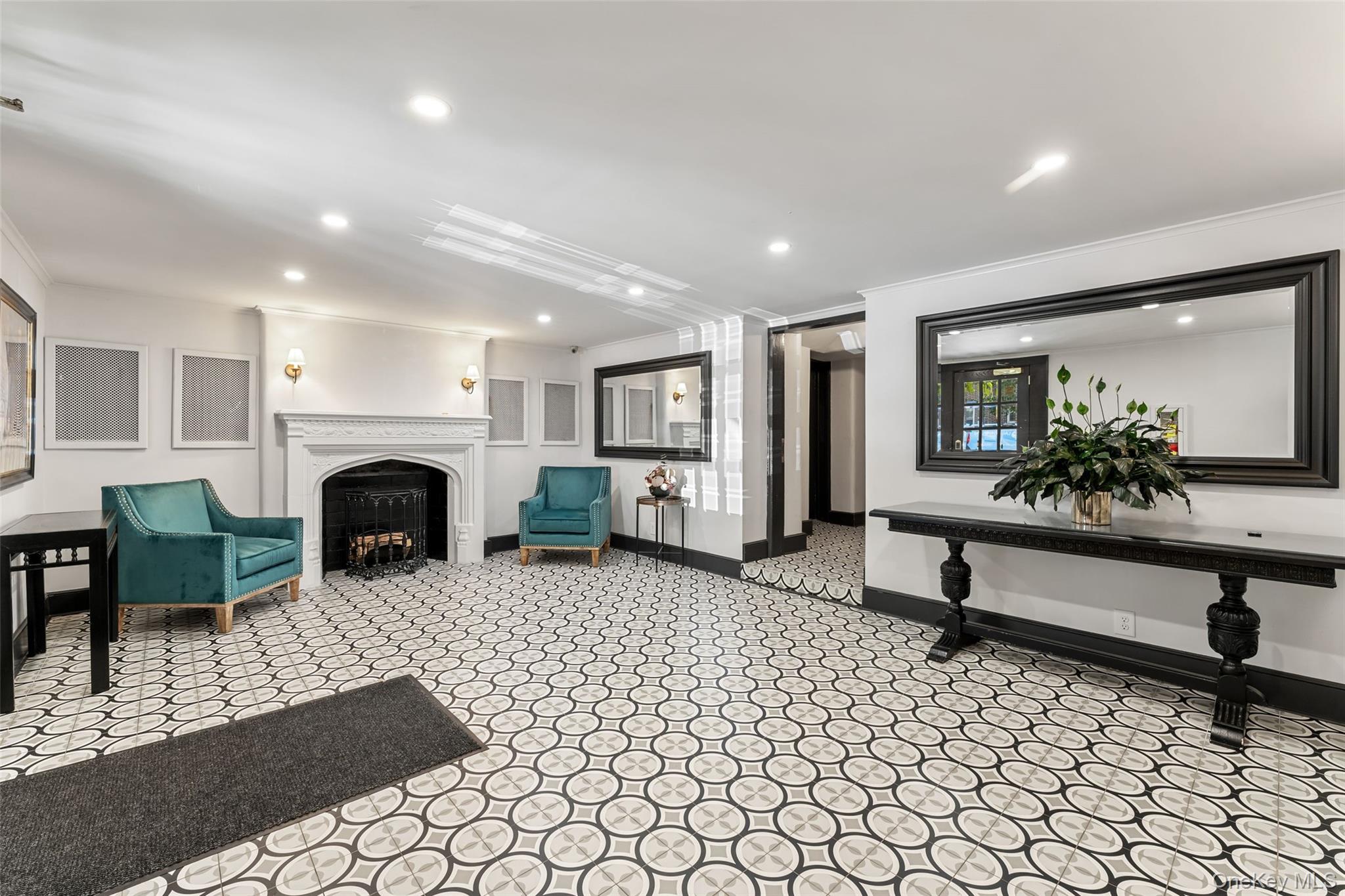 56 Pondfield Road W # A, Bronxville, NY 10708