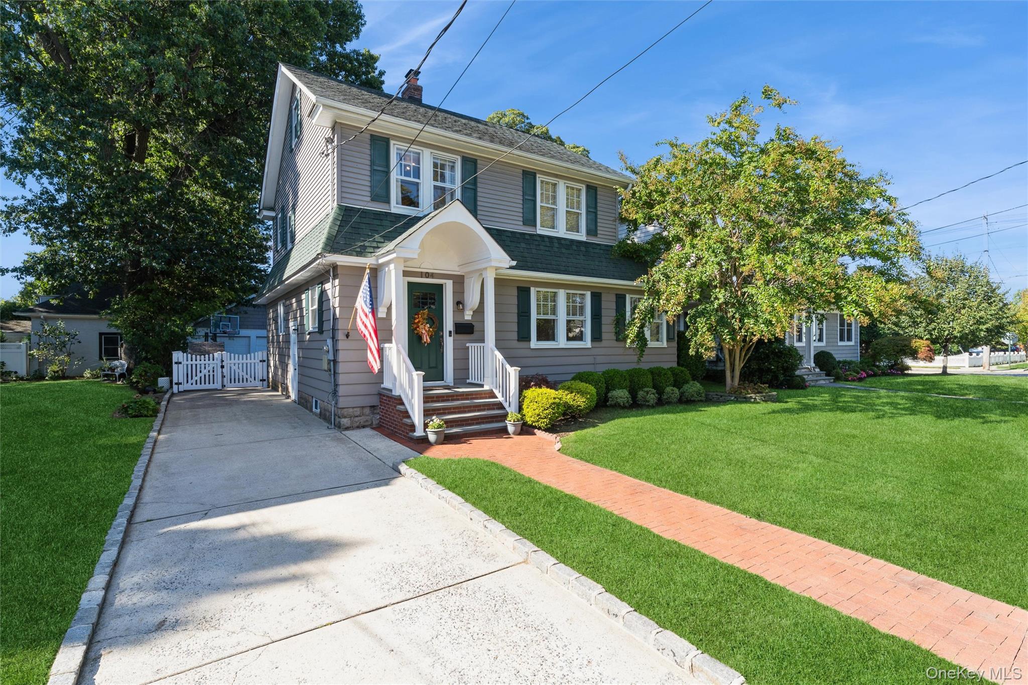 104 Cedar Avenue, Rockville Centre, NY 11570