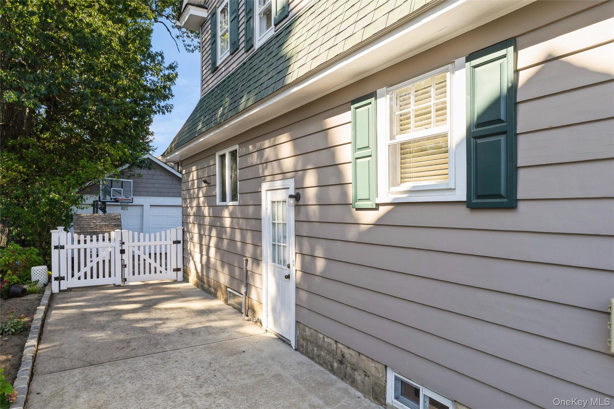 104 Cedar Avenue, Rockville Centre, NY 11570