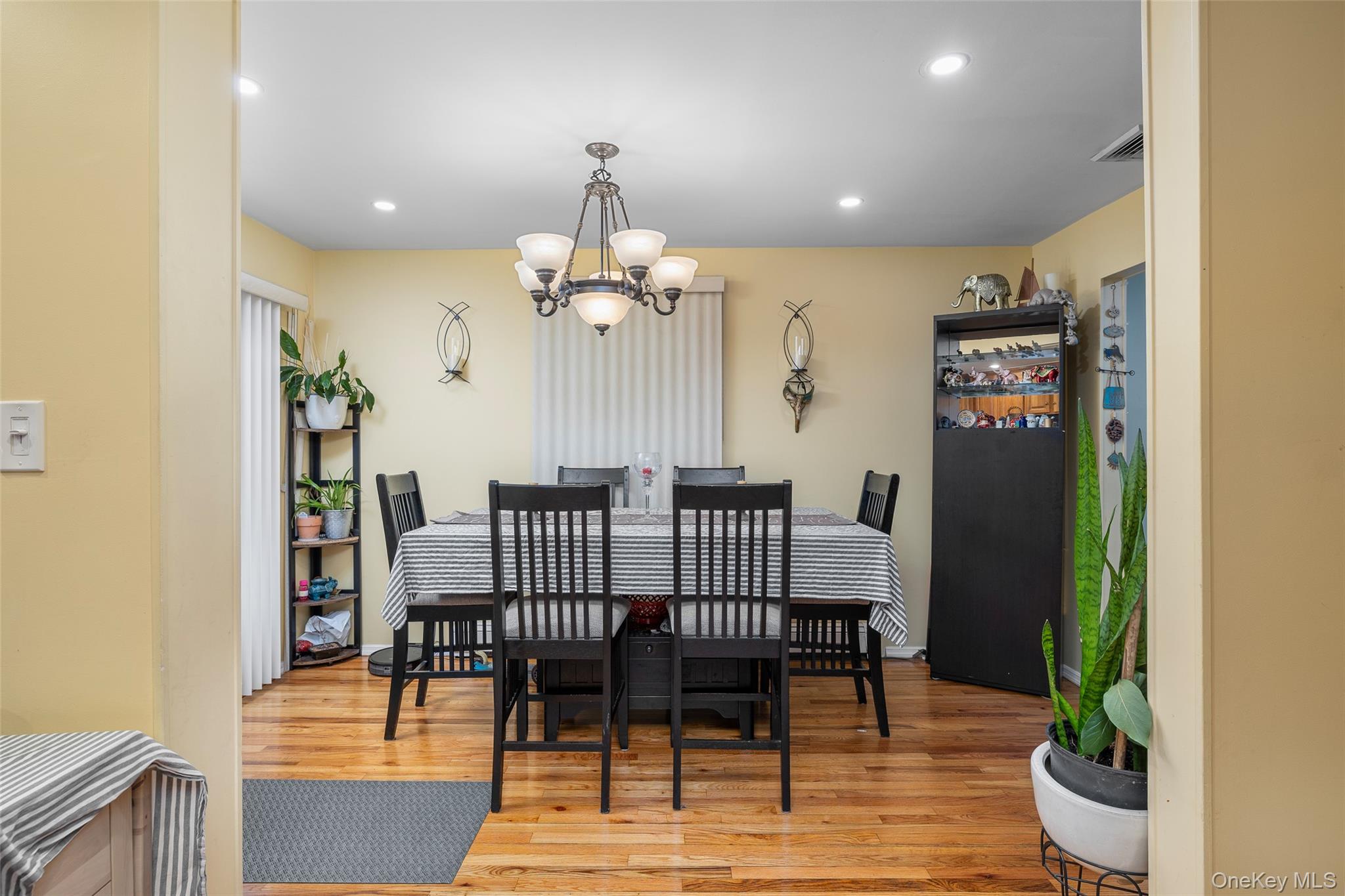 1212 12th Street, West Babylon, NY 11704