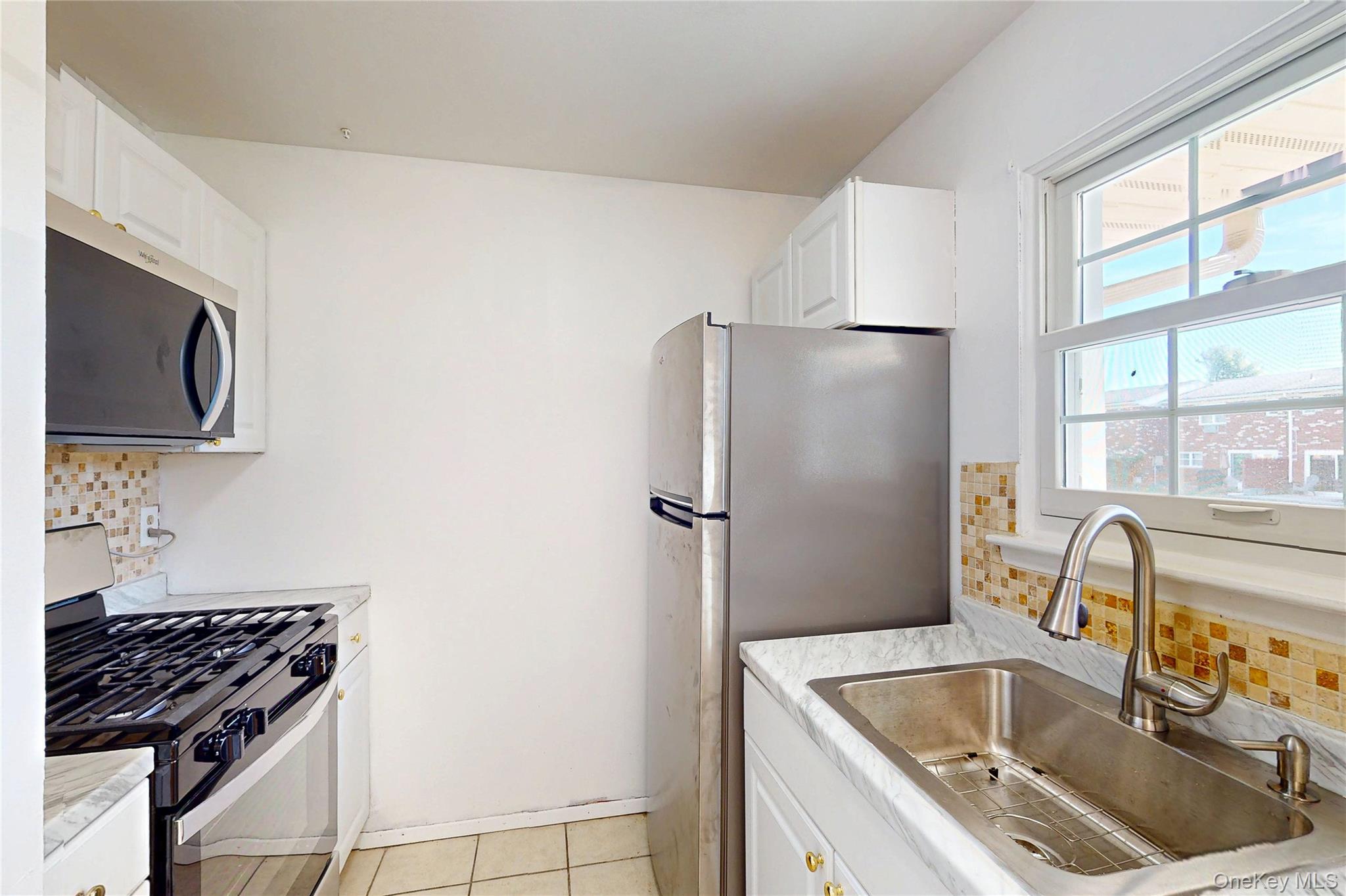 19 Alpine Drive # F, Wappingers Falls, NY 12590