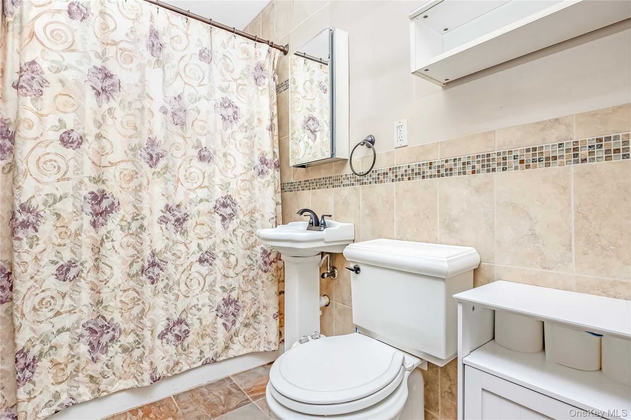 60 Tiptop Lane, Hicksville, NY 11801