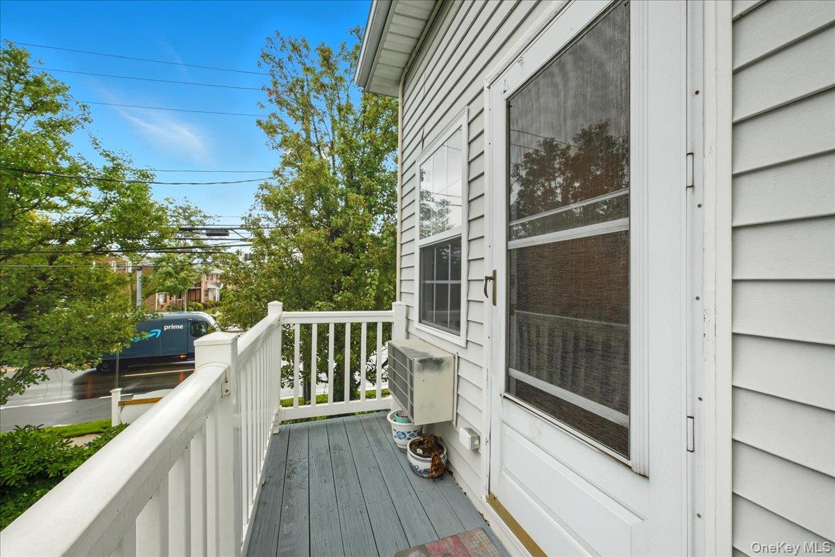 197 Fulton Street # 2, Farmingdale, NY 11735