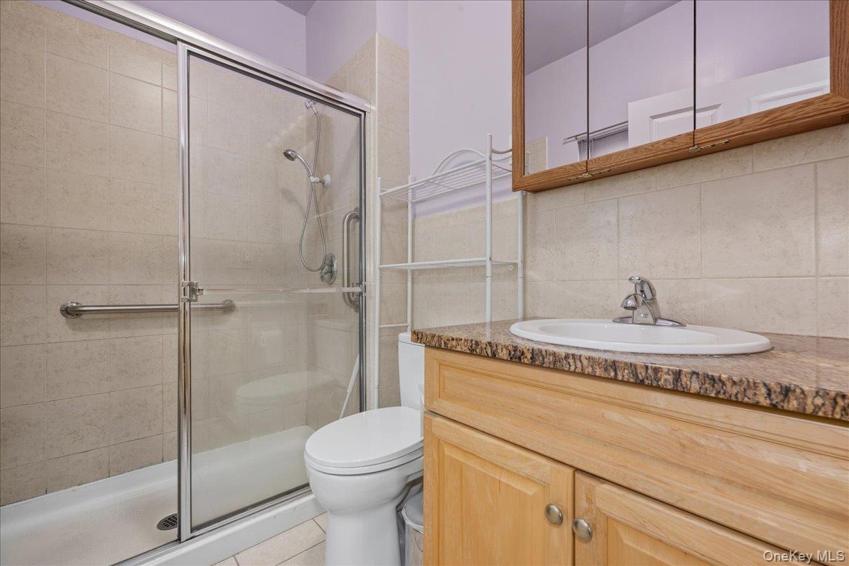 197 Fulton Street # 2, Farmingdale, NY 11735