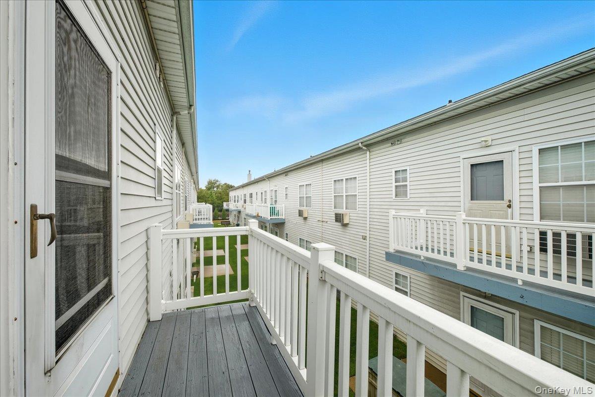 197 Fulton Street # 2, Farmingdale, NY 11735