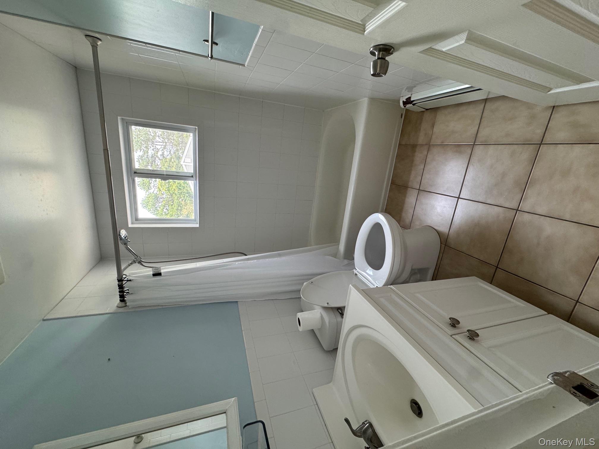 185 N Bicycle Path, Selden, NY 11784