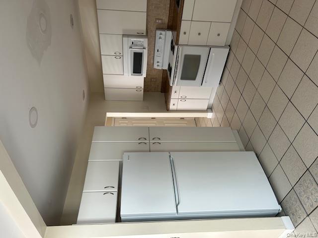 185 N Bicycle Path, Selden, NY 11784