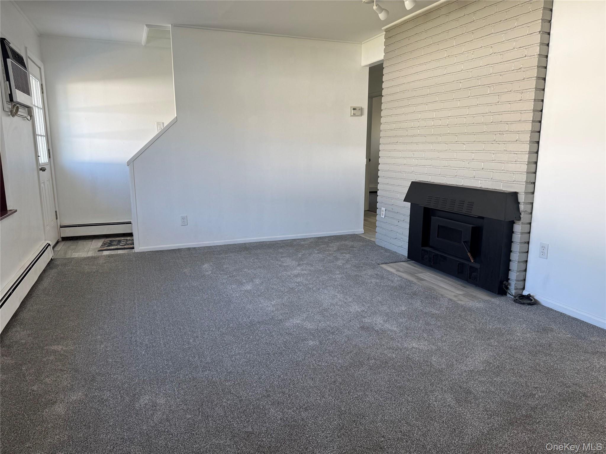 27 Gleaner Lane, Levittown, NY 11756