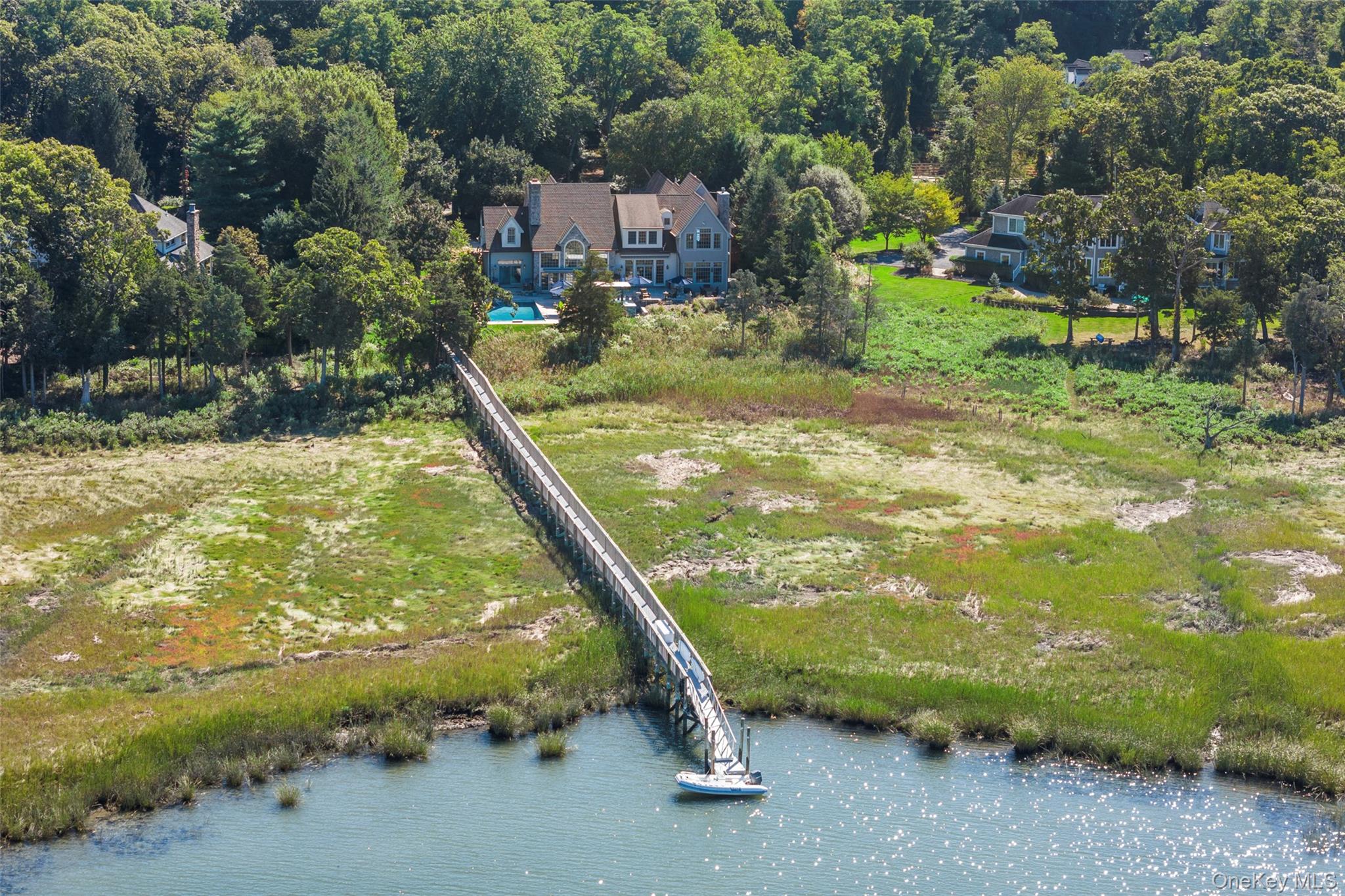 2 Pheasant Run, Setauket, NY 11733