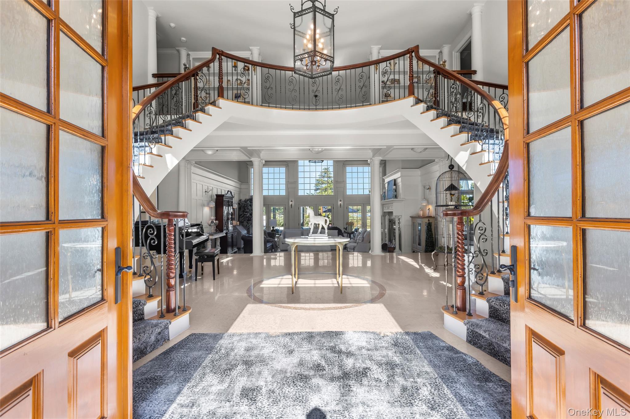 2 Pheasant Run, Setauket, NY 11733