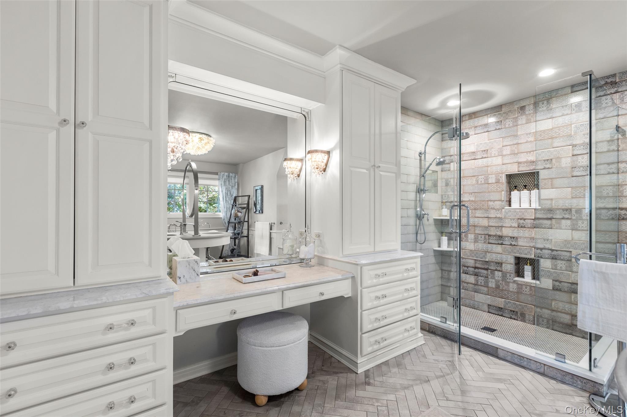 2 Pheasant Run, Setauket, NY 11733