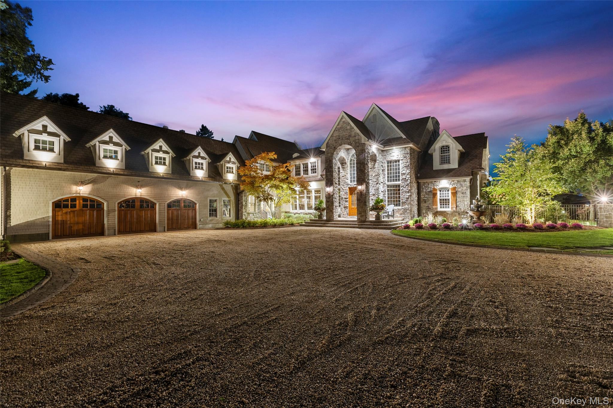 2 Pheasant Run, Setauket, NY 11733