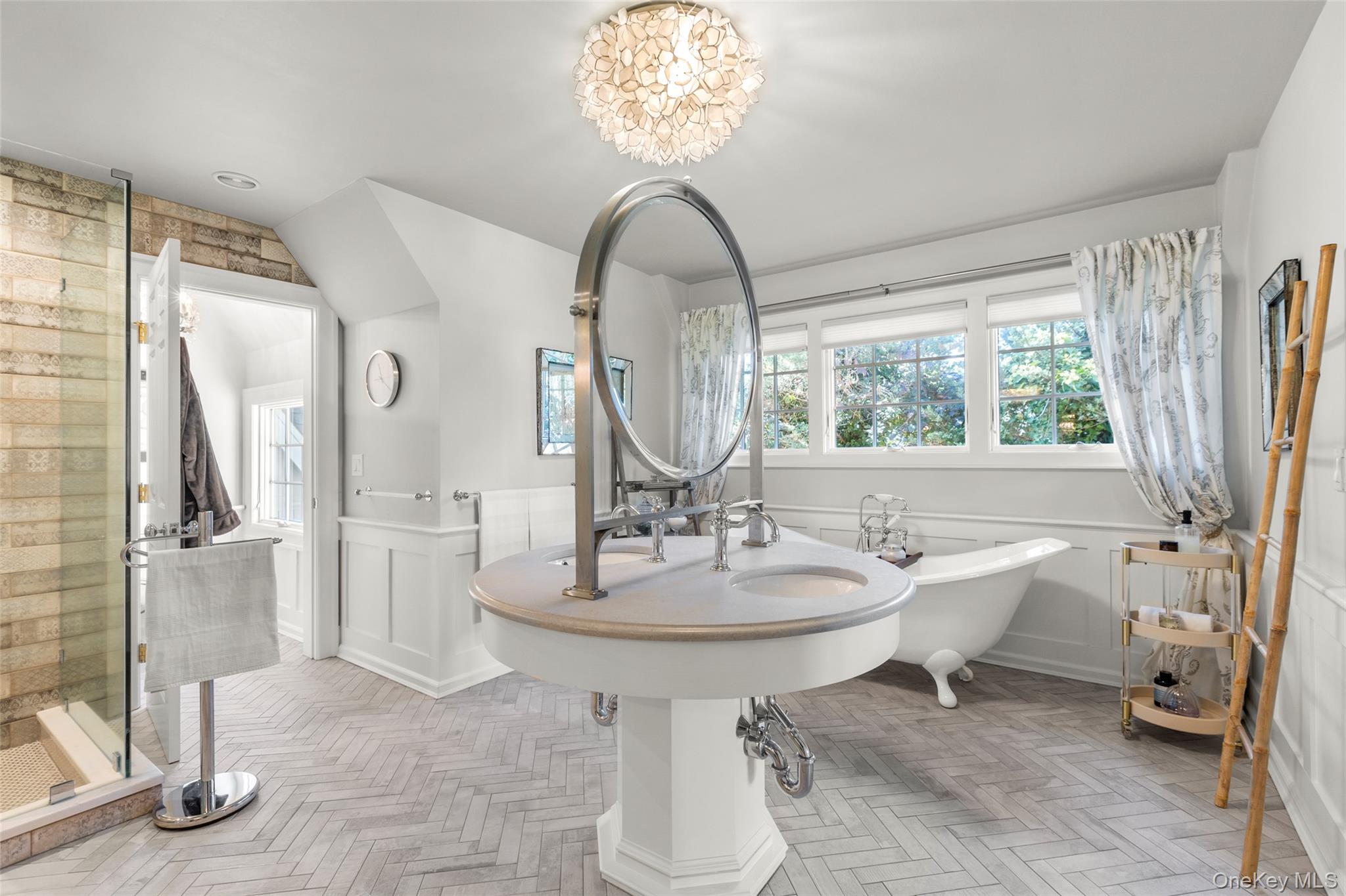 2 Pheasant Run, Setauket, NY 11733