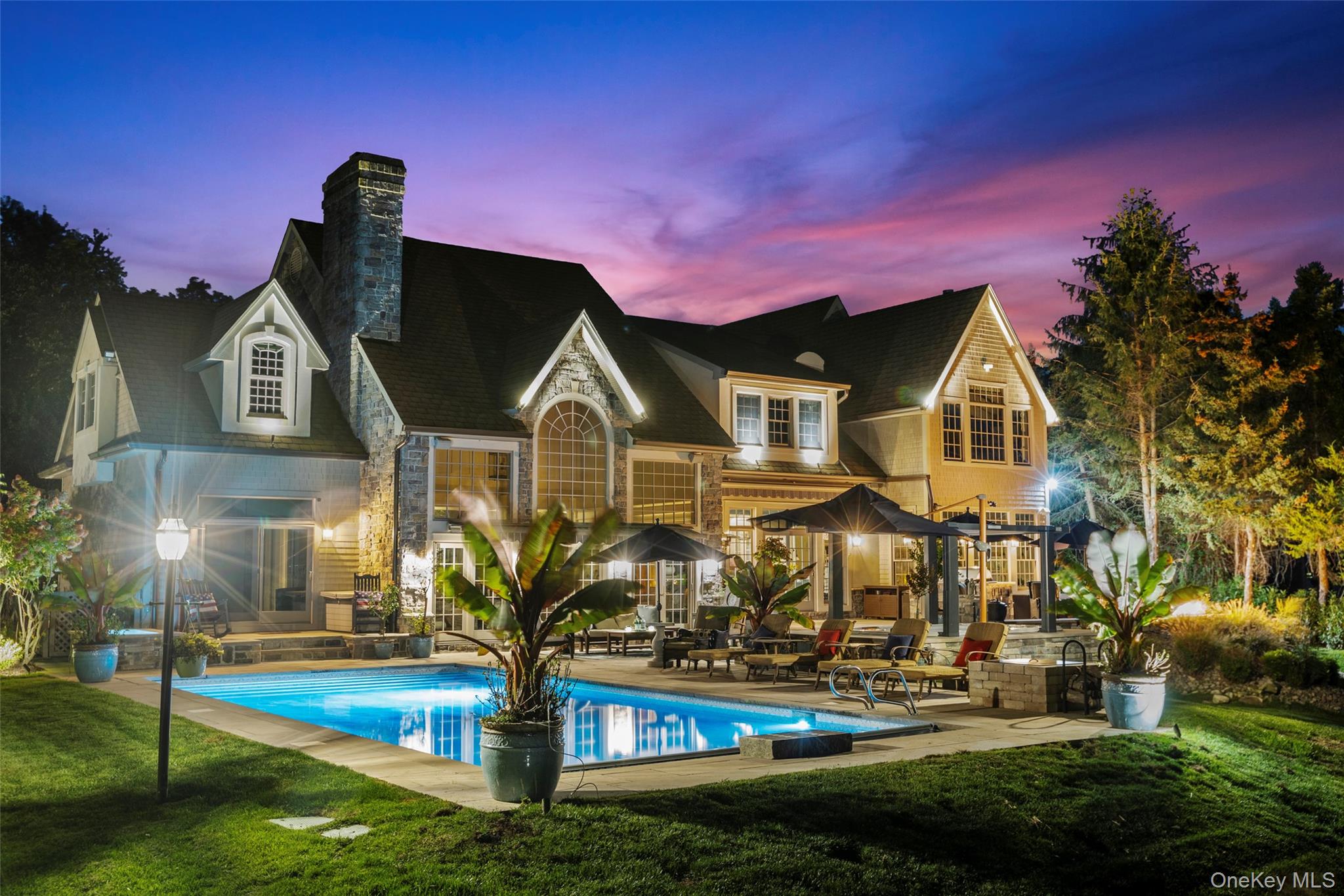 2 Pheasant Run, Setauket, NY 11733