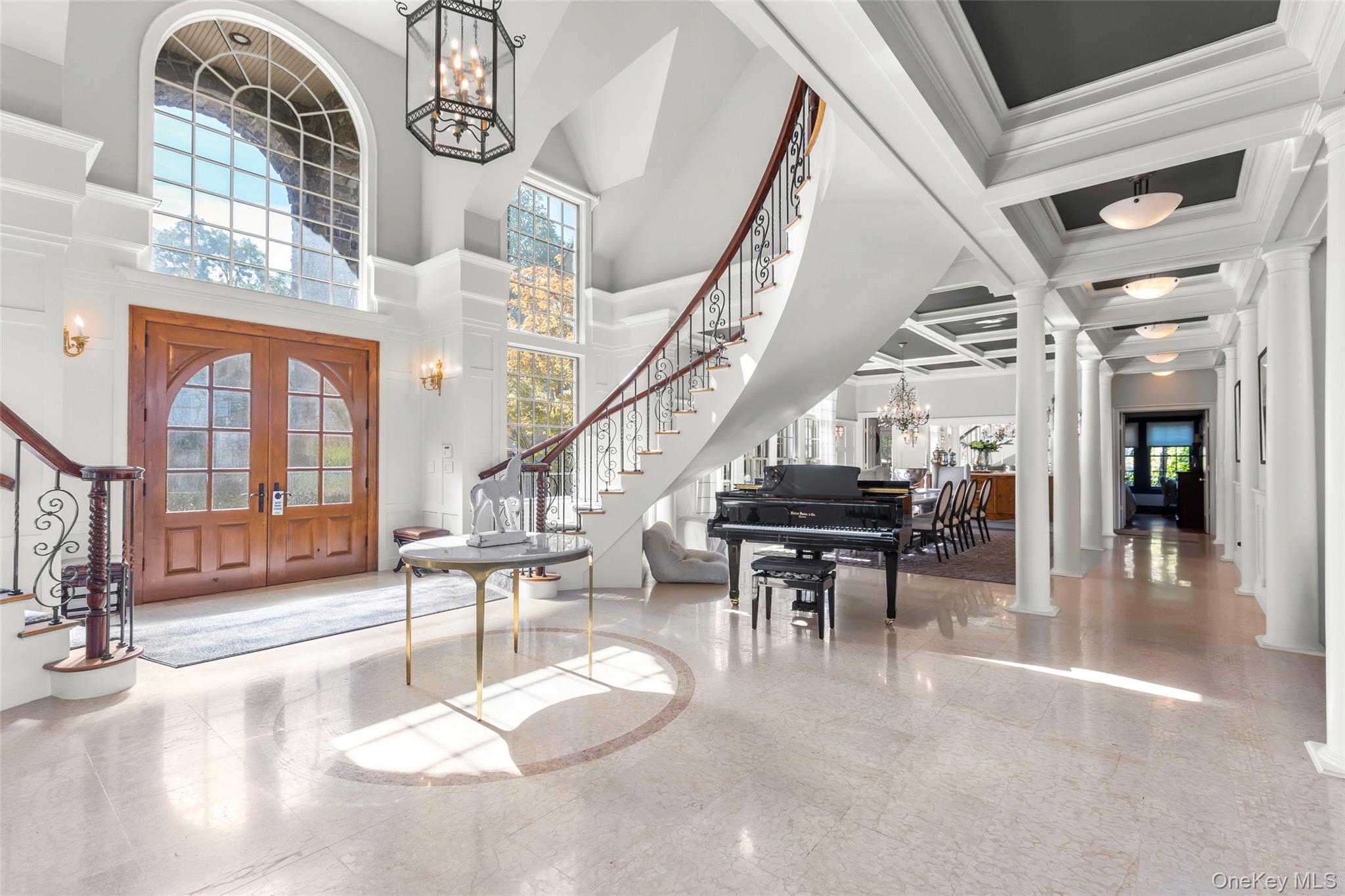 2 Pheasant Run, Setauket, NY 11733